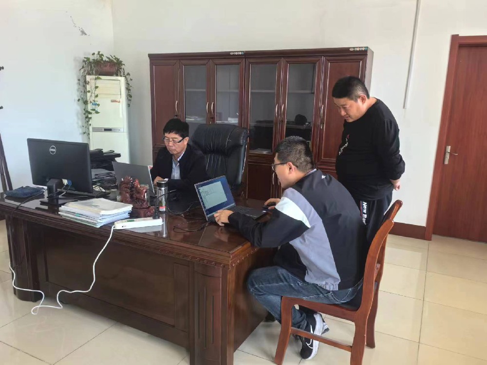 全力保障车辆安全箭头向上