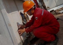 带伤坚守岗位，铸就敬业精神——石油装备制修厂电焊工陈波